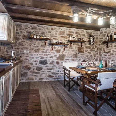 Karyoupolis Lounge Cave House Gythio Exterior photo
