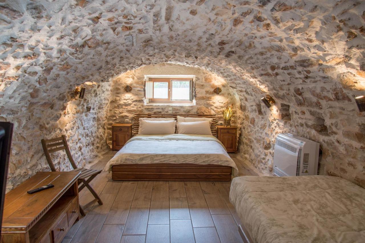 Villa Karyoupolis Lounge Cave House *