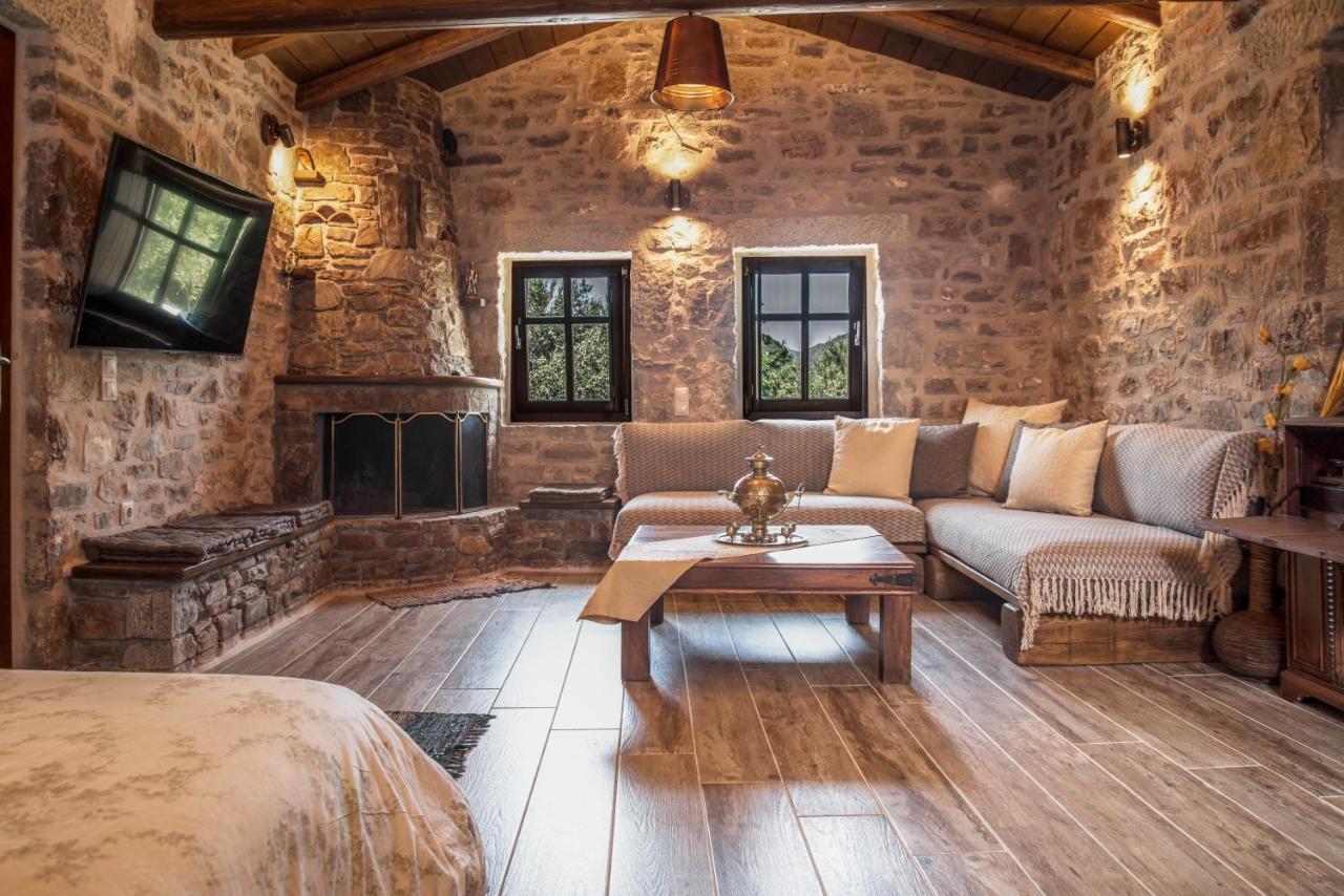 Karyoupolis Lounge Cave House Villa Gythio