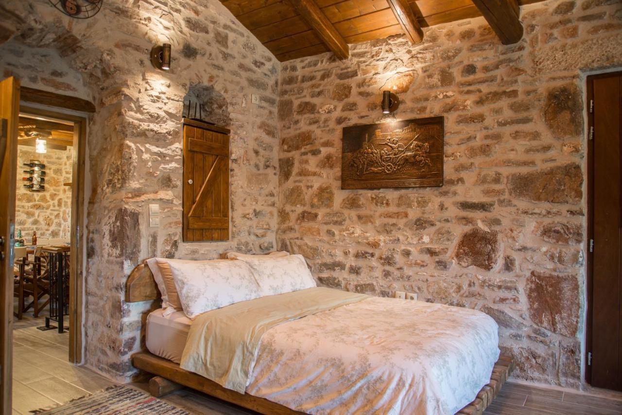Karyoupolis Lounge Cave House Villa Gythio